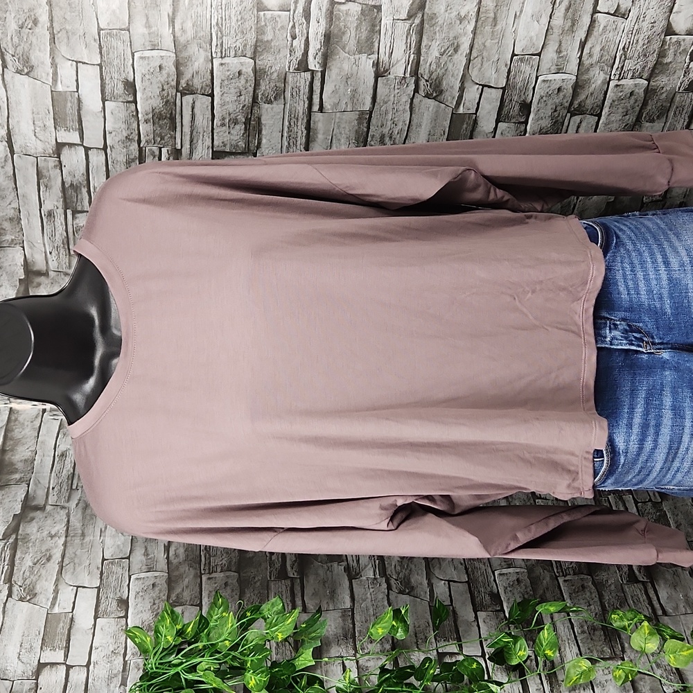 Old Navy Active Long Sleeve Open-Back Top | Mauve | Medium Tall - Picture 6 of 8